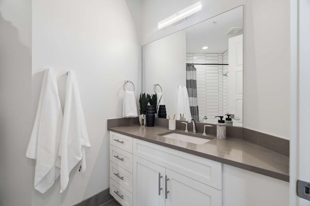 20 Rutledge St Apt 609, Nashville, TN 37210