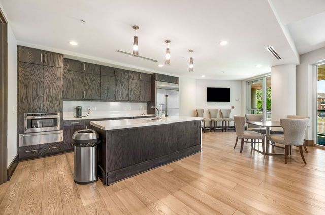 20 Rutledge St Apt 609, Nashville, TN 37210