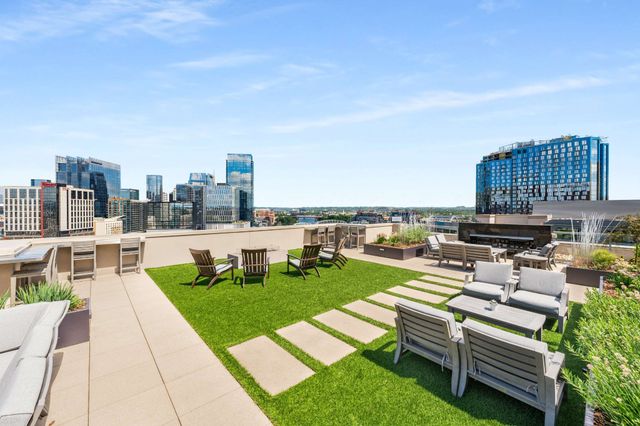 20 Rutledge St Apt 609, Nashville, TN 37210