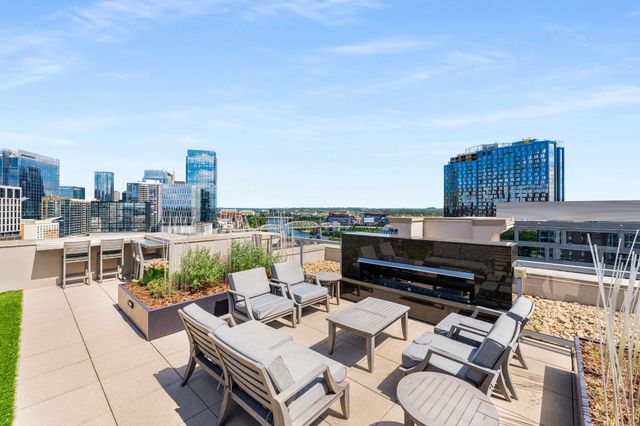 20 Rutledge St Apt 609, Nashville, TN 37210