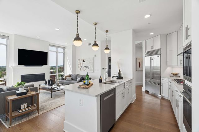 20 Rutledge St Apt 609, Nashville, TN 37210