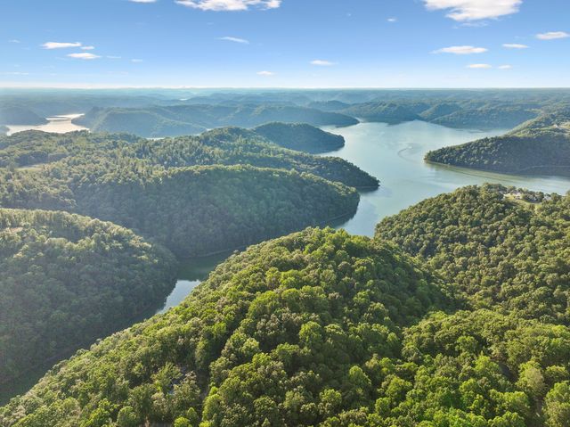 8 Rocky Top, Sparta, TN 38583