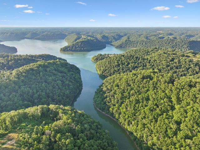 8 Rocky Top, Sparta, TN 38583