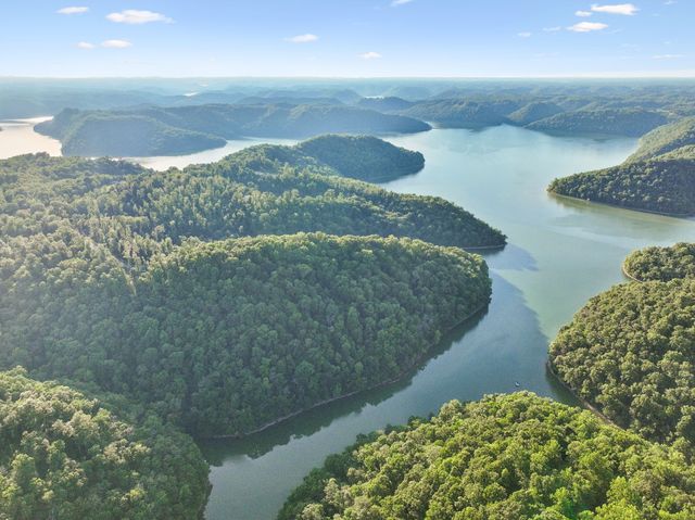 8 Rocky Top, Sparta, TN 38583