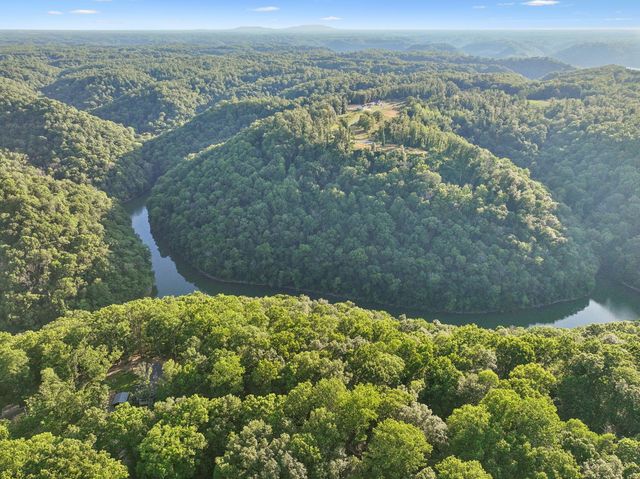 8 Rocky Top, Sparta, TN 38583