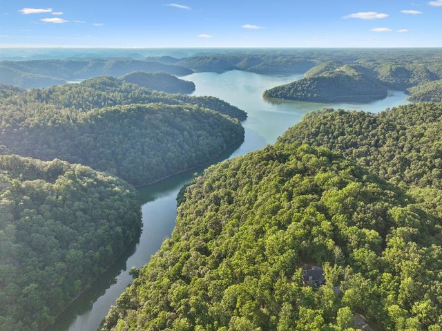 8 Rocky Top, Sparta, TN 38583