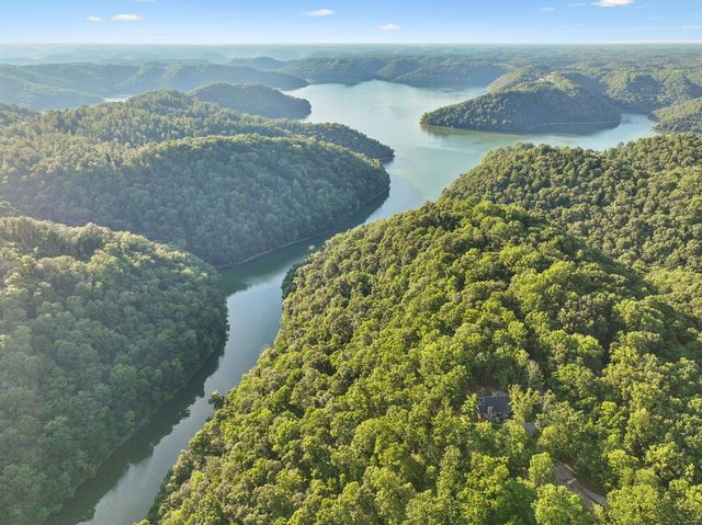 8 Rocky Top, Sparta, TN 38583