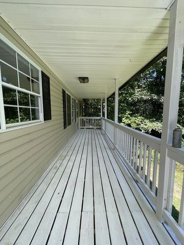 4128 E Jimmy Drive, Rocky Face, GA 30740