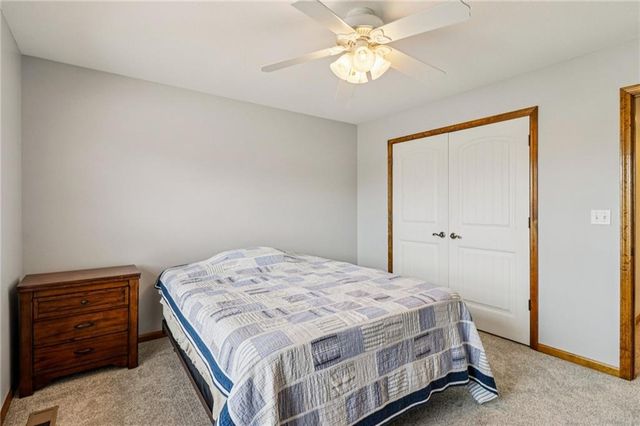 1343 S Delaware Drive, Tonganoxie, KS 66086