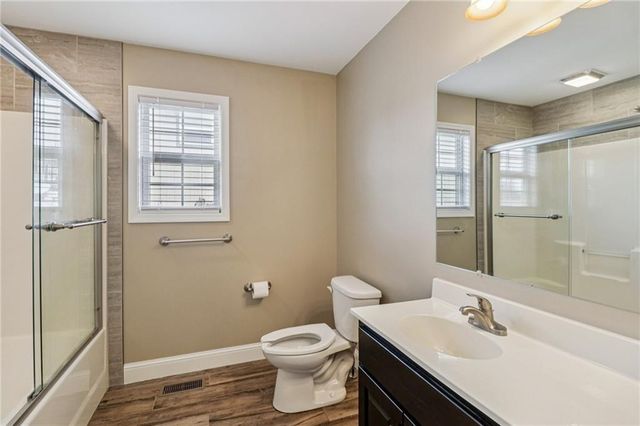 1343 S Delaware Drive, Tonganoxie, KS 66086