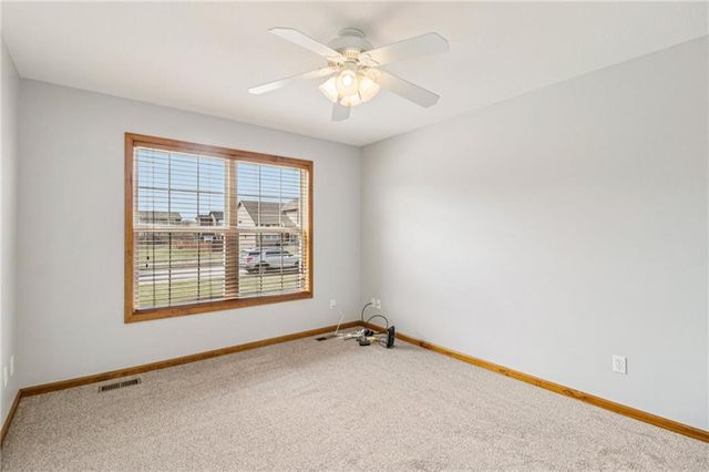 1343 S Delaware Drive, Tonganoxie, KS 66086