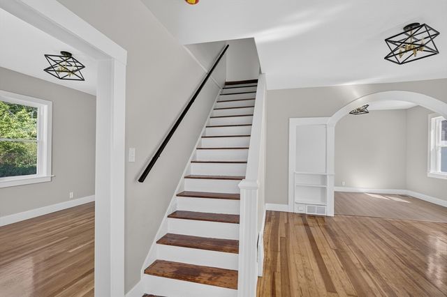 71 Great Neck Rd, Wareham, MA 02571