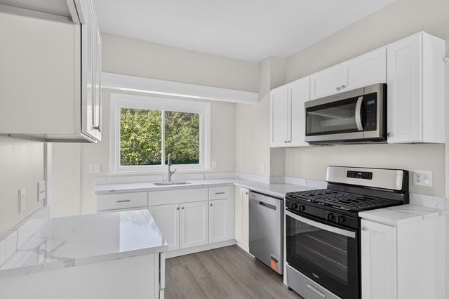 71 Great Neck Rd, Wareham, MA 02571