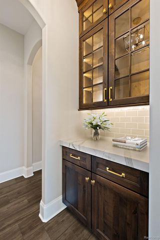 145 BRIDGEVIEW Drive, Bloomfield Hills, MI 48304