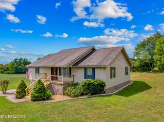 869 Chestnut Grove Circle, Dandridge, TN 37725