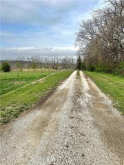 7221 SE Pp Highway, Holt, MO 64048