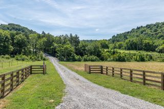 2952 Springplace Rd, Belfast, TN 37019