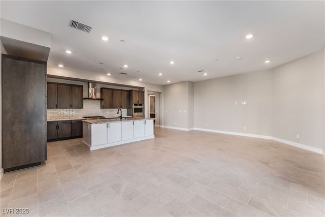 9132 Las Manaitas Avenue 302, Las Vegas, NV 89144