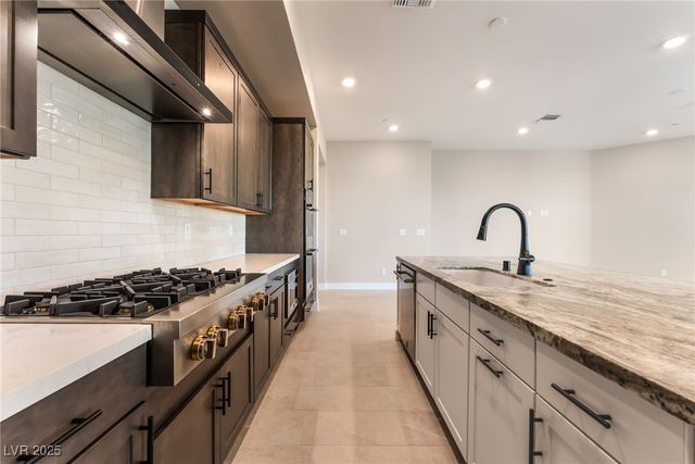 9132 Las Manaitas Avenue 302, Las Vegas, NV 89144