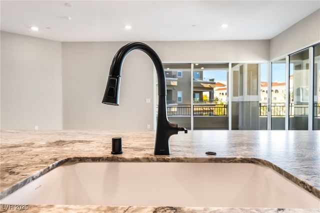 9132 Las Manaitas Avenue 302, Las Vegas, NV 89144