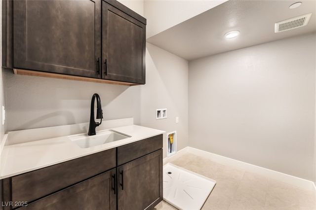 9132 Las Manaitas Avenue 302, Las Vegas, NV 89144