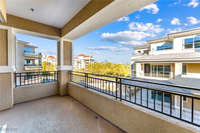 9132 Las Manaitas Avenue 302, Las Vegas, NV 89144