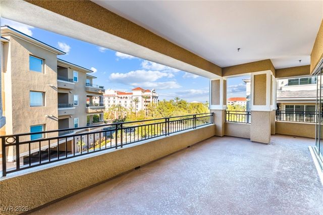 9132 Las Manaitas Avenue 302, Las Vegas, NV 89144