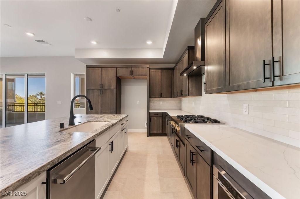 9132 Las Manaitas Avenue 302, Las Vegas, NV 89144