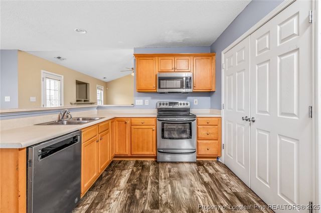 817 Bramblegate Road, Hope Mills, NC 28348