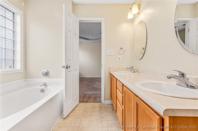 817 Bramblegate Road, Hope Mills, NC 28348