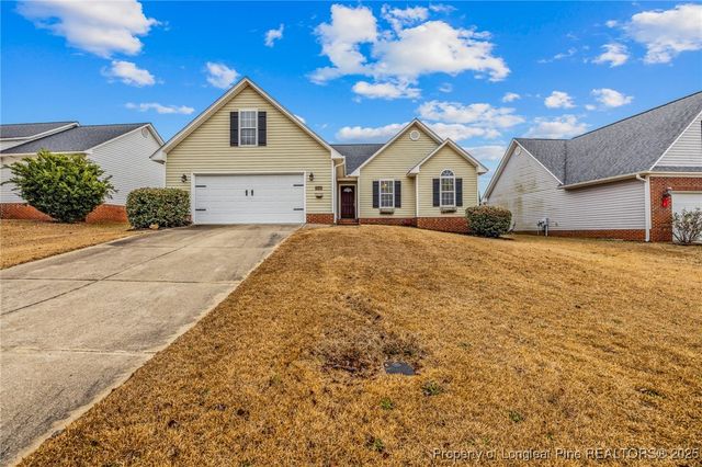 817 Bramblegate Road, Hope Mills, NC 28348