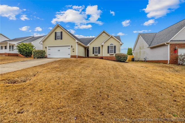 817 Bramblegate Road, Hope Mills, NC 28348