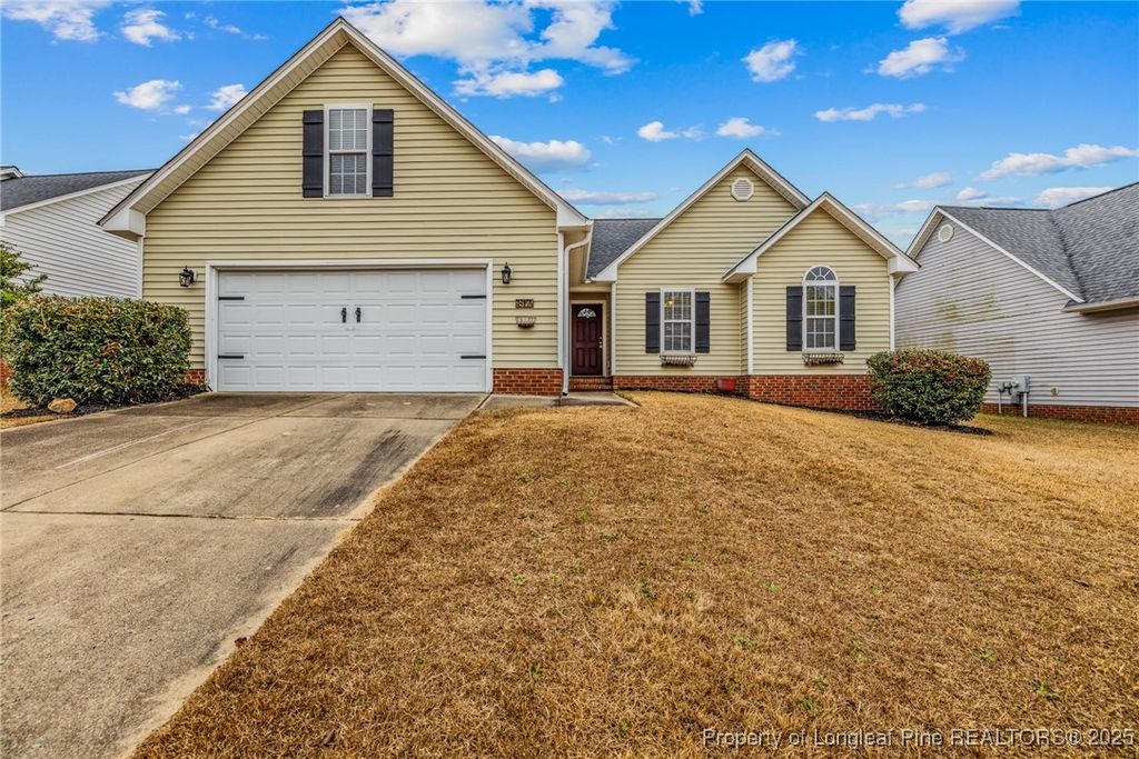 817 Bramblegate Road, Hope Mills, NC 28348