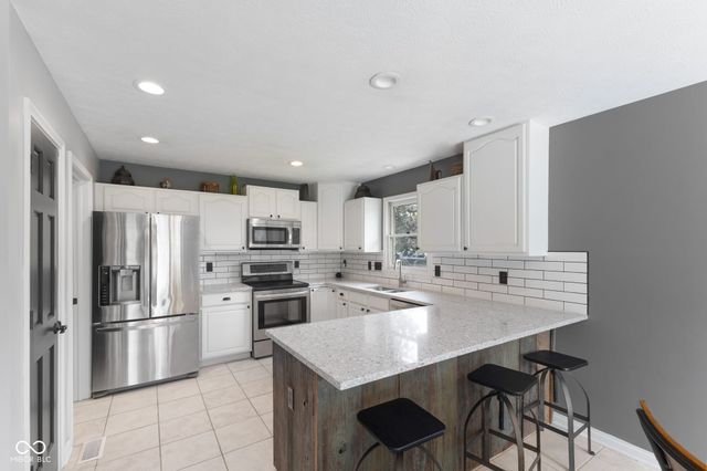 4547 Hammerstone Court, Indianapolis, IN 46239