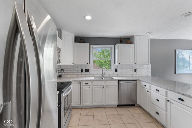 4547 Hammerstone Court, Indianapolis, IN 46239