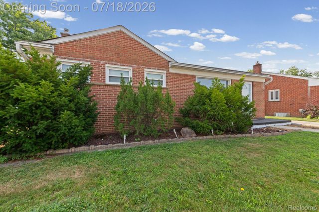 8950 Brentwood Street, Livonia, MI 48150