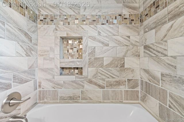 8950 Brentwood Street, Livonia, MI 48150