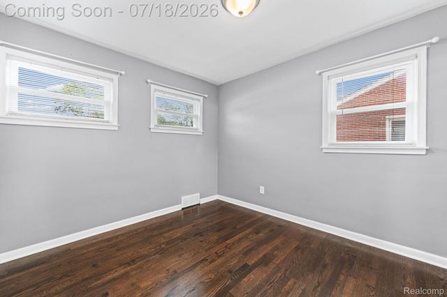8950 Brentwood Street, Livonia, MI 48150