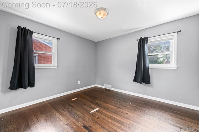 8950 Brentwood Street, Livonia, MI 48150