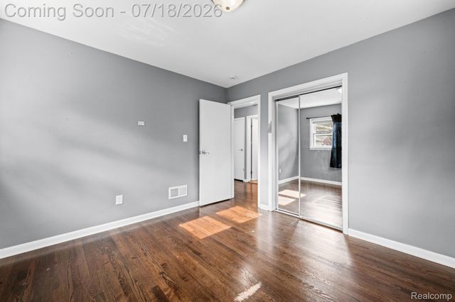 8950 Brentwood Street, Livonia, MI 48150