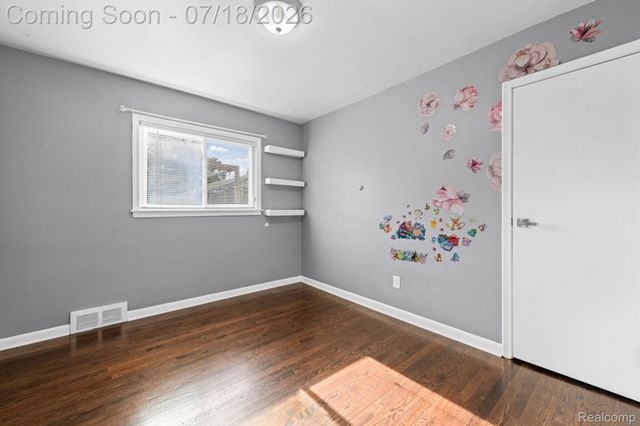8950 Brentwood Street, Livonia, MI 48150