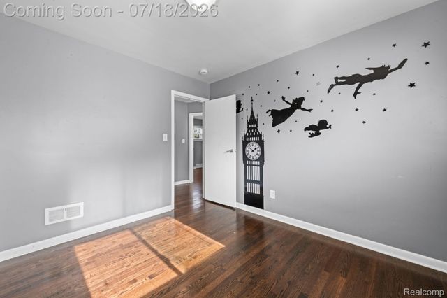 8950 Brentwood Street, Livonia, MI 48150