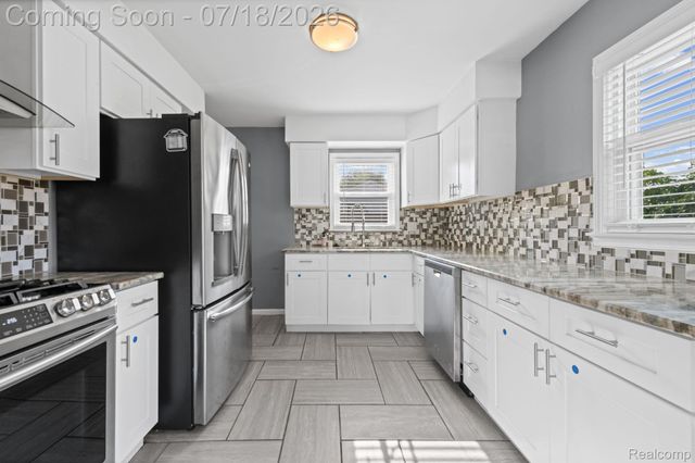 8950 Brentwood Street, Livonia, MI 48150