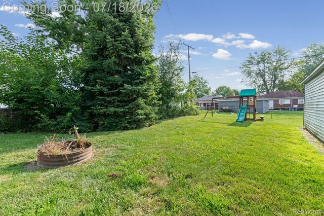 8950 Brentwood Street, Livonia, MI 48150