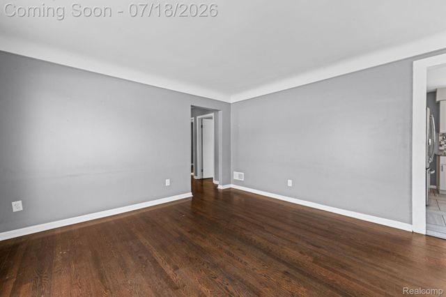 8950 Brentwood Street, Livonia, MI 48150