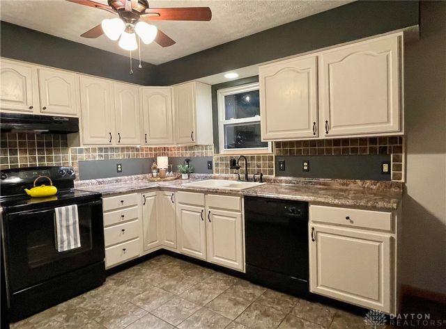 75 Viking Drive, Eaton, OH 45320