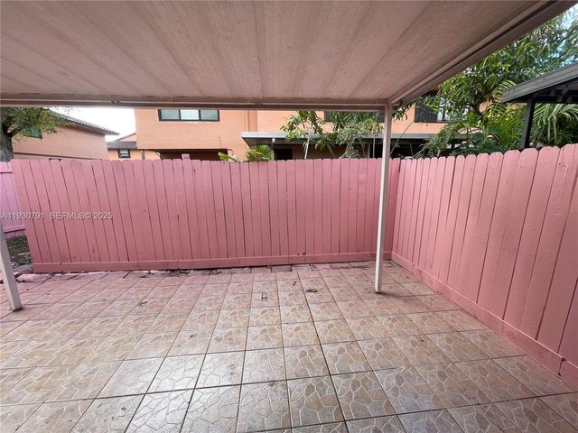 6450 W 27th Way 101, Hialeah, FL 33016