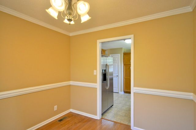 3517 BARKERS MILL RD, Clarksville, TN 37042