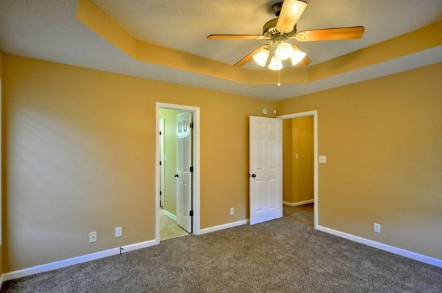 3517 BARKERS MILL RD, Clarksville, TN 37042