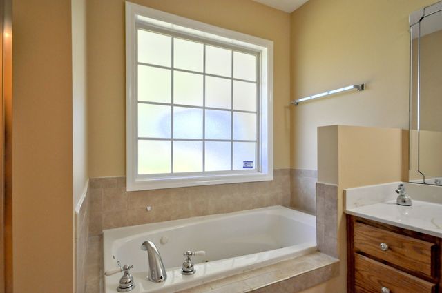 3517 BARKERS MILL RD, Clarksville, TN 37042